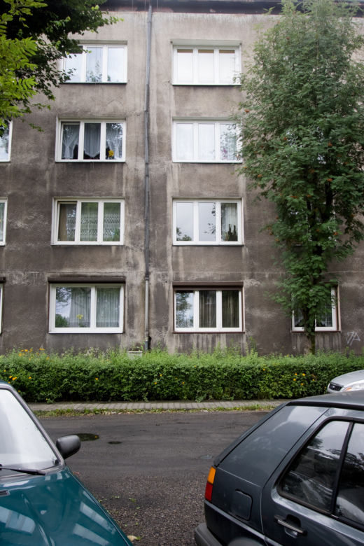 Dwuletni Kajtek wypadł z okna