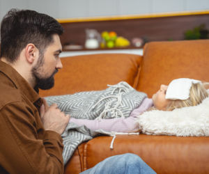 Pierwsze godziny są zdradliwe, skutki dramatyczne. Pediatra: jedna prosta decyzja może uratować życie 