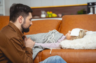 Pierwsze godziny są zdradliwe, skutki dramatyczne. Pediatra: jedna prosta decyzja może uratować życie 