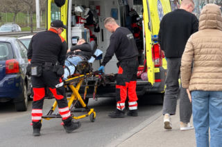 Kierowca innowacyjnej taksówki potrącił mężczyznę i uciekł