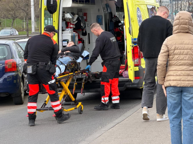 Kierowca "innowacyjnej taksówki" potrącił mężczyznę i uciekł