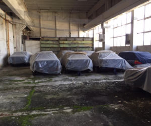 Bułgaria. Odnaleziono w magazynie 11 fabrycznie nowych BMW E34