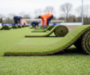 Ekspresowa wymiana murawy w Poznaniu. Dlaczego Enea Stadion potrzebuje nowej nawierzchni już po sześciu meczach?