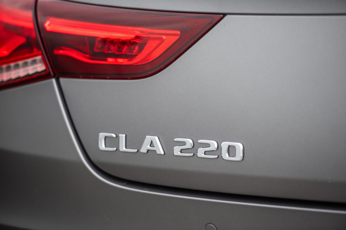 Mercedes-Benz CLA 220 4MATIC 7G-DCT