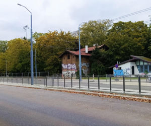 Spalony domek grabarza na Pomorzanach