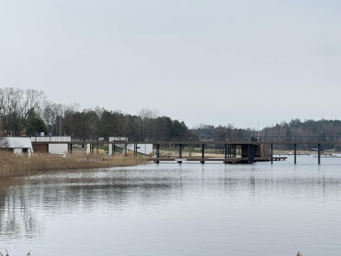Starachowice budują centrum nad zalewem Lubianka. Będzie luksus czy tylko nowa świetlica?