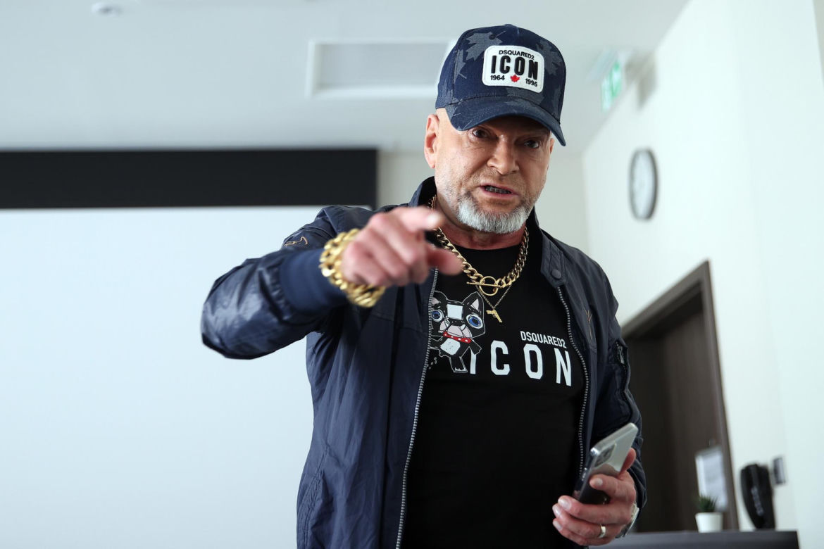 Aż trudno uwierzyć, że tak kiedyś wyglądał Krzysztof Rutkowski. Co za metamorfoza!