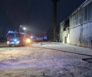 Kolejny pożar w zakładzie recyklingu w Przysiece Polskiej niedaleko Kościana