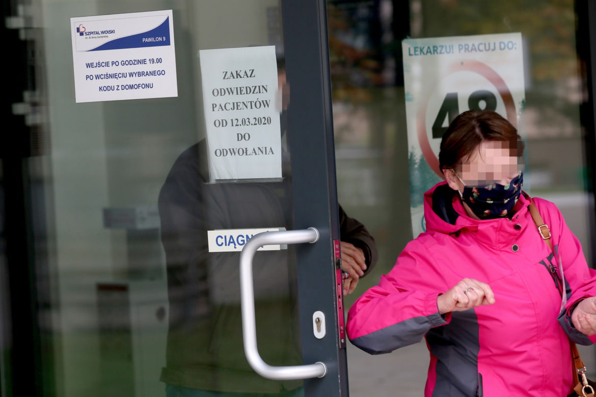 Seniorzy bronią oddziału geriatrycznego.