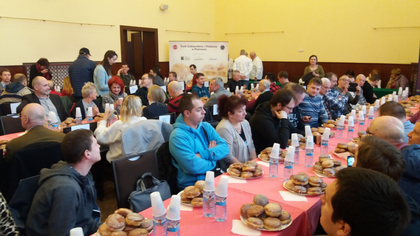 Mistrzostwa Poznania w jedzeniu pączków na czas