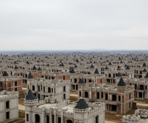 Burj Al Babas. Dlaczego luksusowy projekt zamienił się w miasto-widmo?