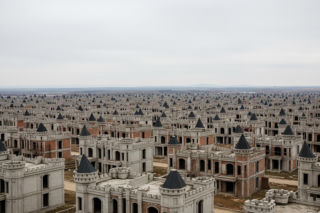 Burj Al Babas. Dlaczego luksusowy projekt zamienił się w miasto-widmo?