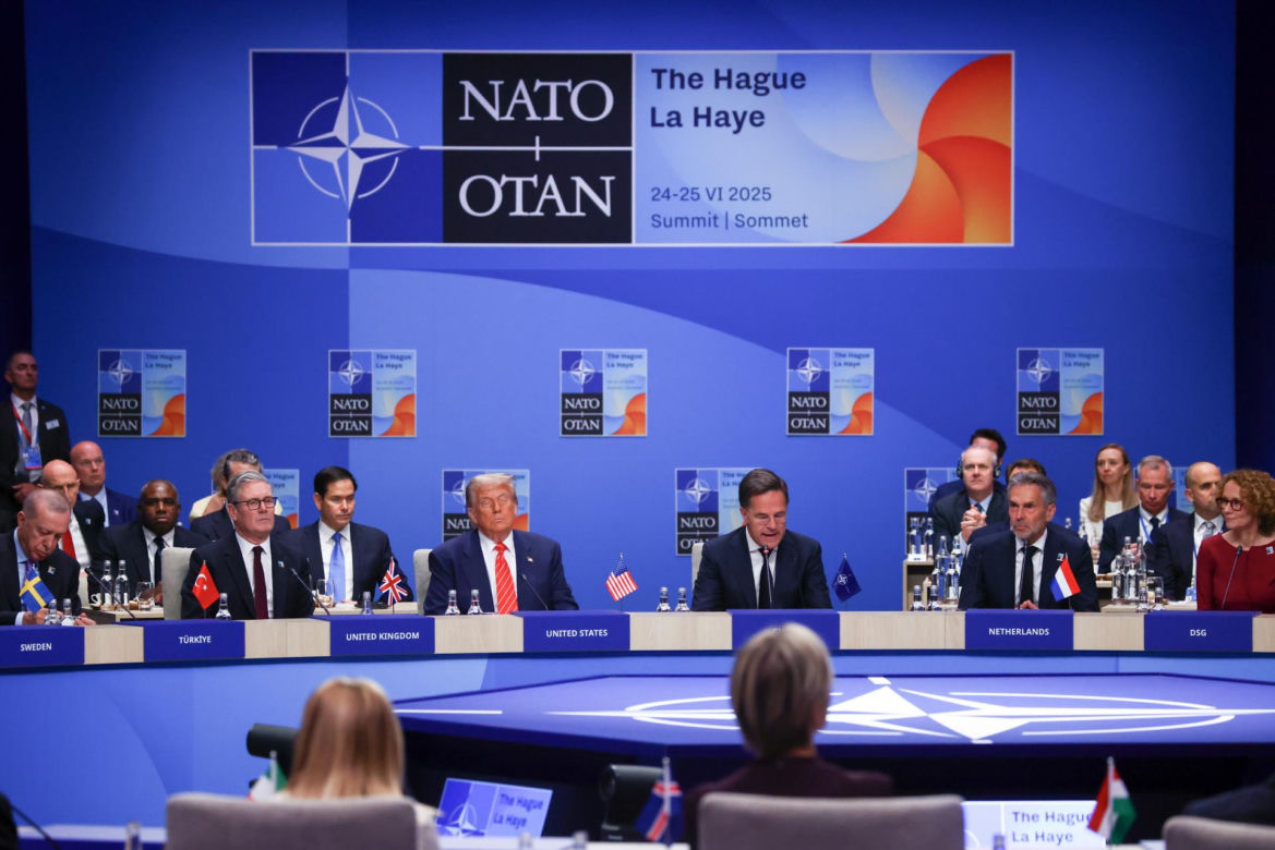 Trump sprawił, że "wszyscy zatańczyli tak, jak im zagrał na fujarce". Szokujące wnioski po Hadze!