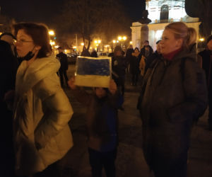 Siedlczanie okazali swoje poparcie dla Ukrainy w wojnie z Rosją – pokojowa demonstracja solidarnościowa w Siedlcach