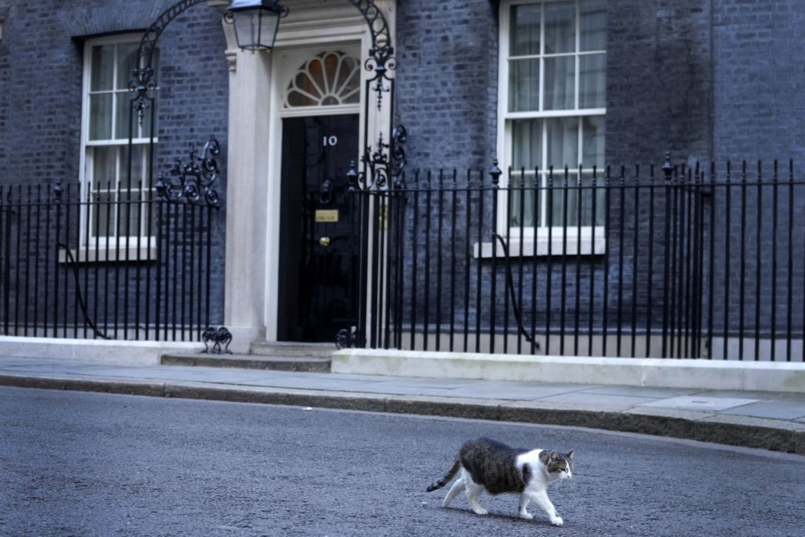 Boris Johnson skompromitowany. Imprezy, "winne piątki", wybryki jego ludzi. Musi odejść?