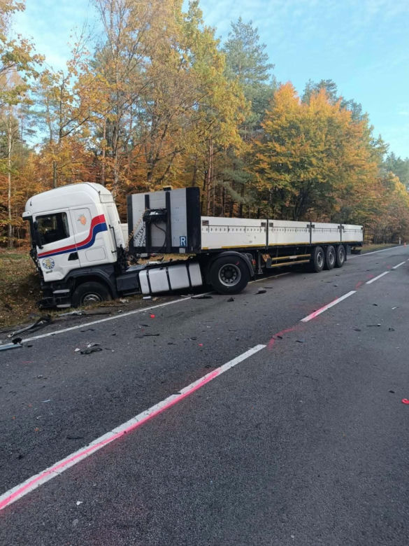 We wtorek, 27 października, na drodze krajowej nr 20 w gminie Kościerzyna doszło do zderzenia trzech pojazdów