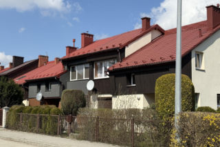 Powstało w latach 80., gdy reszta to były domki jakieś takie wiejskie, a latarnie potłuczone. Osiedle w Limanowej - o odpowiedzialności architekta