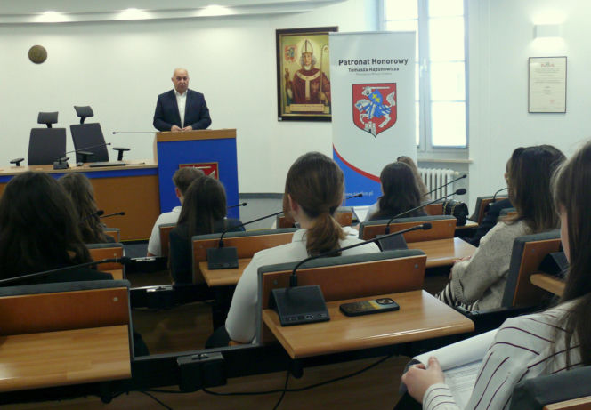 W Siedlcach odbyła się debata uczniów szkół podstawowych pt. „Czy pokolenia potrafią jeszcze ze sobą rozmawiać?”