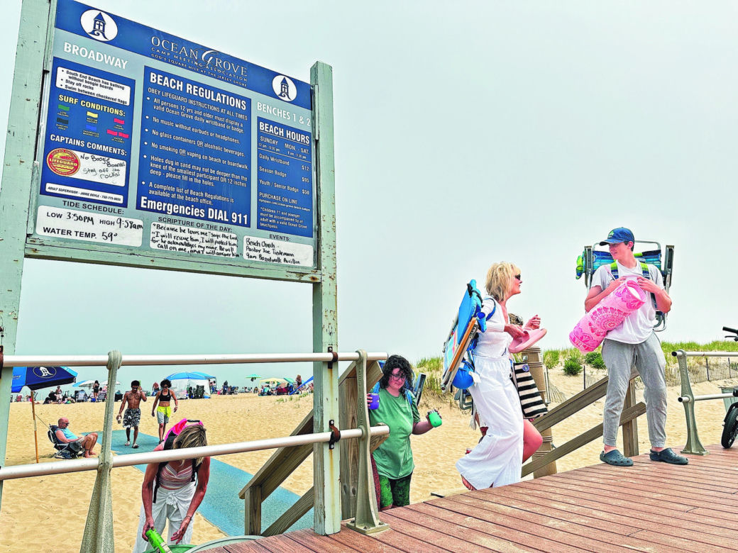 Po latach wpuścili ludzi na plażę