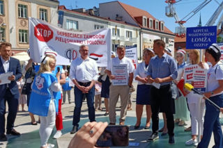 Pielęgniarki i położne w Białymstoku walczą o podwyżki [ZDJĘCIA]