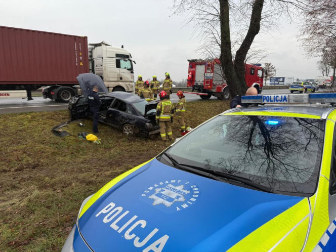 Sześć zakazów, mefedron i dachowanie w rowie. To nie opis filmu, to pościg za audi!