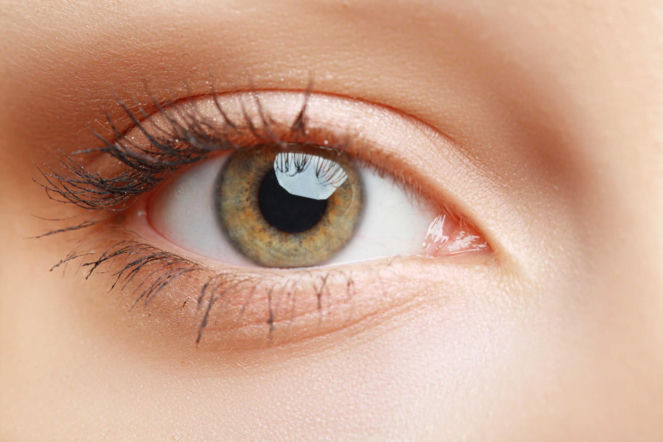 Czy mogłeś to przeoczyć? 5 nietypowych objawów zaćmy, które mylimy ze zmęczeniem lub starzeniem