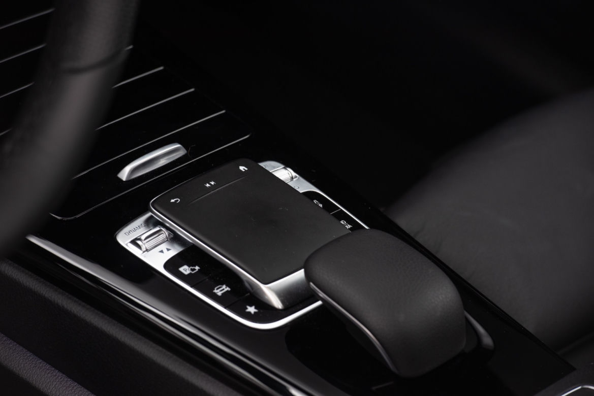 Mercedes-Benz CLA 220 4MATIC 7G-DCT