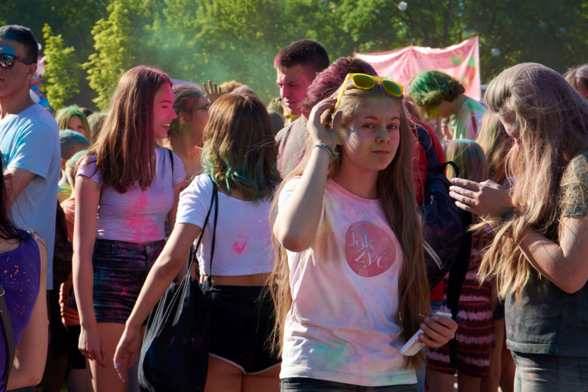 Lublin: Festiwal Kolorów 2018. Kolory Holi wystrzeliły w powietrze!