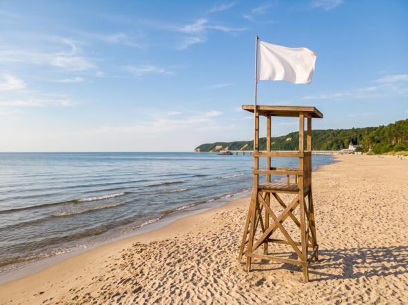 Sinice Międzyzdroje. Czy w Międzyzdrojach można się kąpać 05.08? Flaga, warunki pogodowe