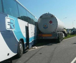 wypadek na A4 w Bratkowicach