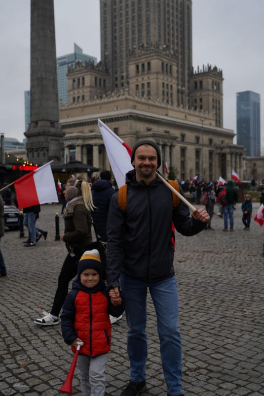 Marsz Niepodległości 2025 na żywo. Relacja z Warszawy. "Chcę zobaczyć Polskę samodzielną i niezakompleksioną"