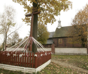 Tak zmienił się kościół z kultowego Rancza. Aktorzy zbierali na remont