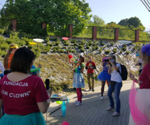 Dzień Dziecka przed Centrum Pediatrii w Sosnowcu 
