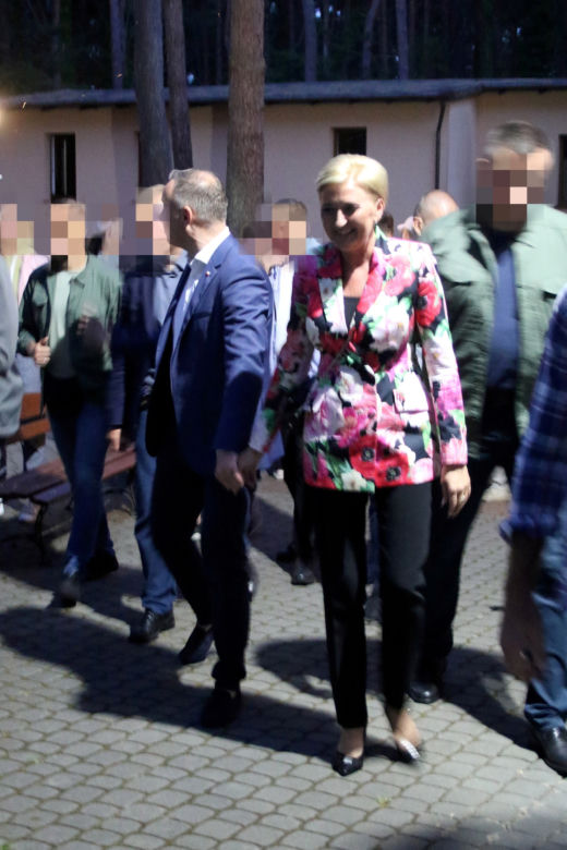 Agata Duda i Andrzej Duda w kościele w Juracie 