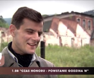 Pytanie na śniadanie na planie 7 sezonu Czasu honoru. Antoni Pawlicki