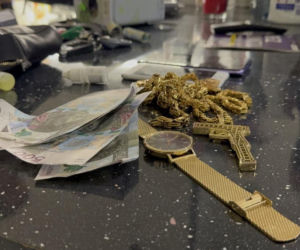 Łódź: Policja rozbiła gang sutenerów! Zmuszali kobiety do prostytucji metodą „loverboya”