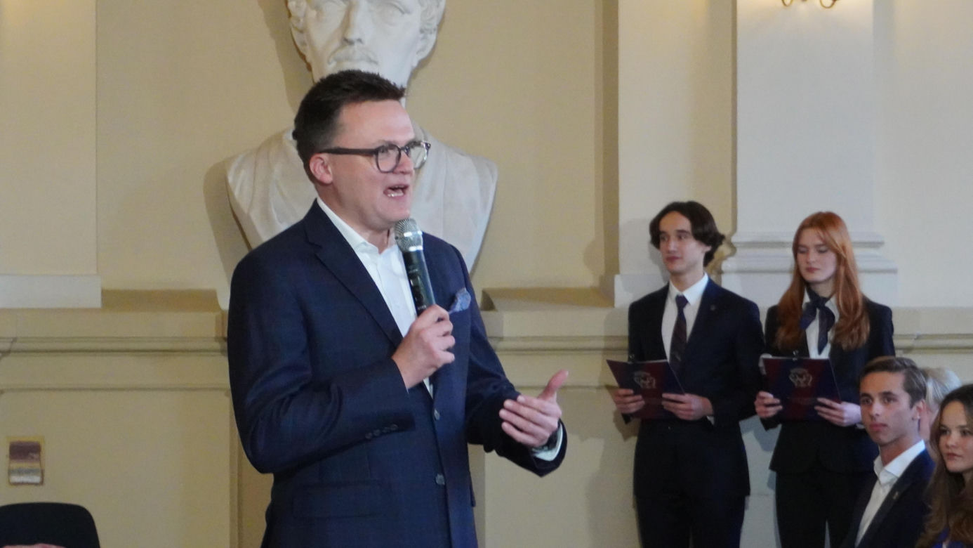 Marszałek Szymon Hołownia przeprowadził lekcję obywatelską w V LO w Krakowie
