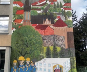 Jubileuszowy mural dla budowlanki został odsłonięty. Szkoła kończy 100 lat