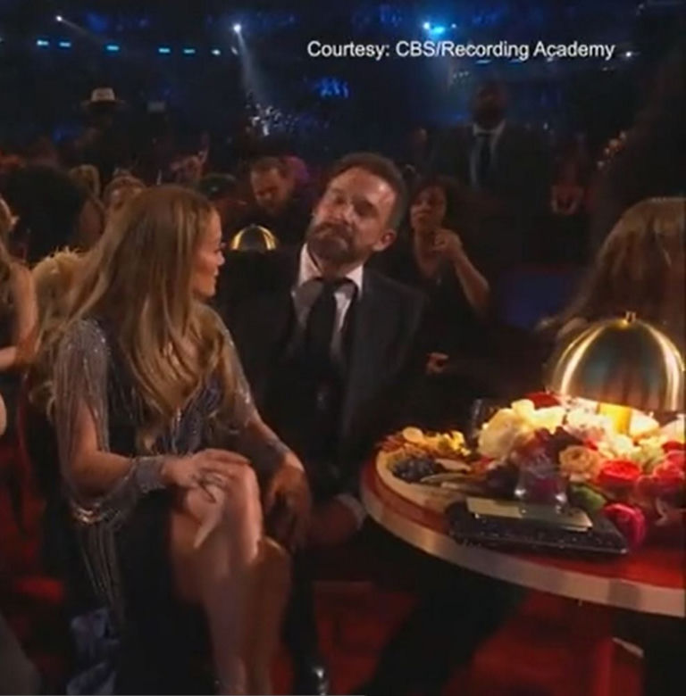 Affleck i j lo klocą sie na grammys i jakies ich inne foty Kryzys w małżeństwie J Lo i Afflecka?! Awantura przed kamerami!