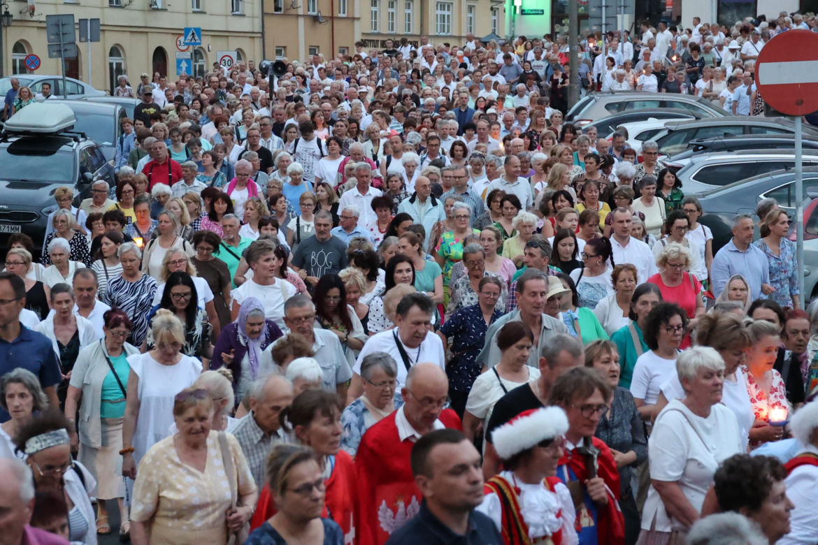 76. rocznica Cudu Lubelskiego. Procesja różańcowa w centrum Lublina