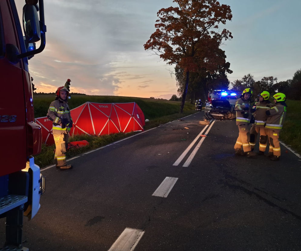  Śmiertelny wypadek koło Barczewa. Nie żyją dwie kobiety, 4-letni chłopiec w szpitalu [ZDJĘCIA]