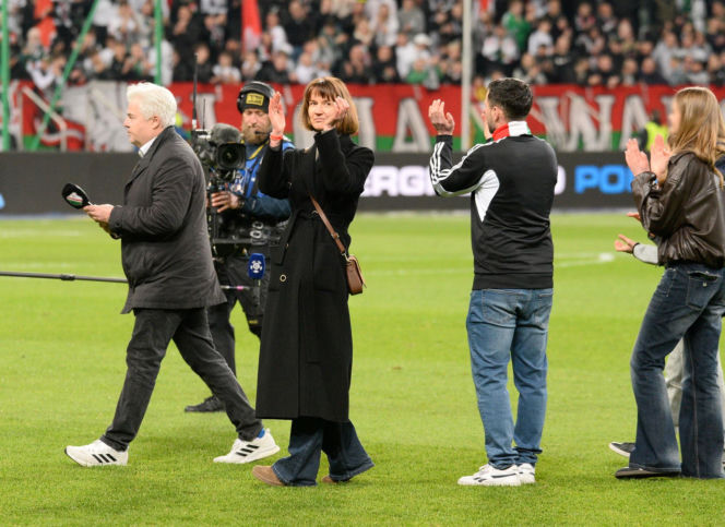 Legia - Zagłębie: Żona, brat i dzieci Jacka Magiery dziękują kibicom