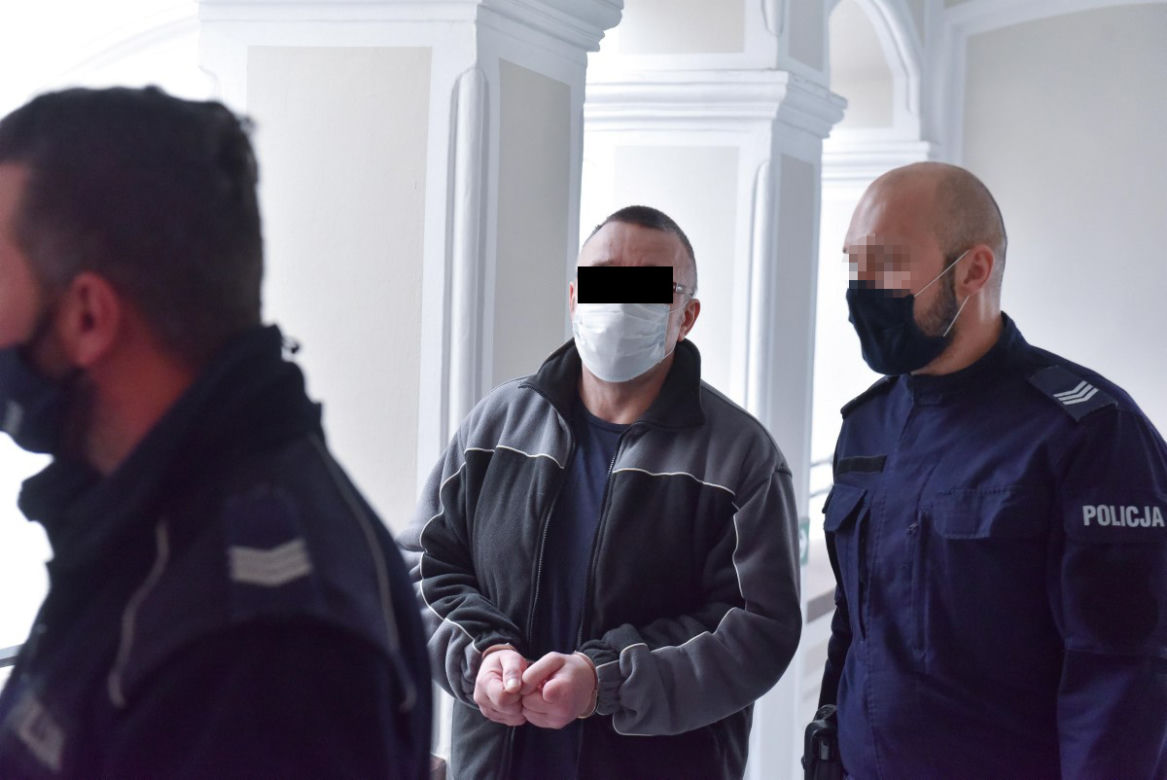 Robert B. gwałcił córkę i pasierbicę przez kilka lat