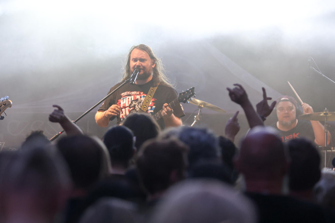 Hałas Miasta 2025 w Gliwicach. Zenek Kupatasa i Wiewiórka Na Drzewie na scenie