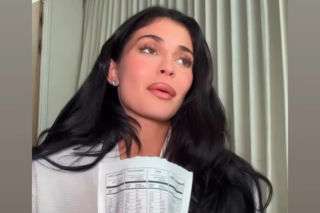 To najmodniejszy manicure tej wiosny. Kylie Jenner już go nosi