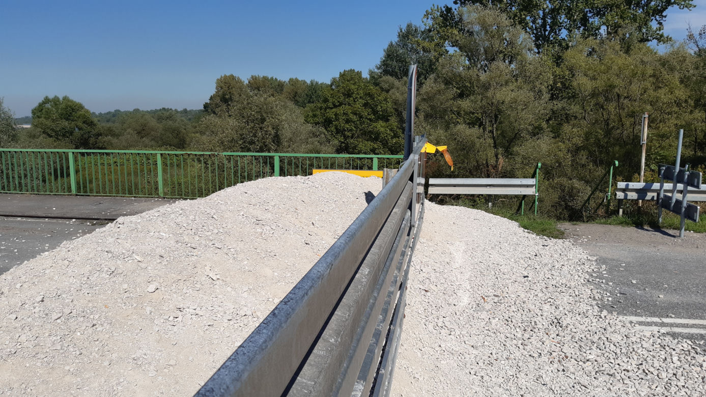 Elementy mostu w Ostrowie trafią na złom