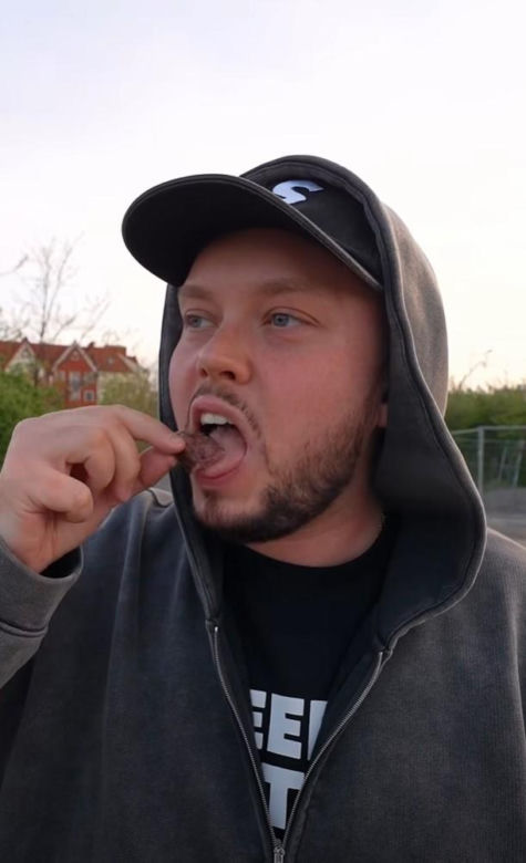 Książulo zjadł najdroższą pizzę w Polsce za 1500 zł. Czy było warto?