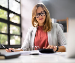 Tyle można zarobić w stołecznym ratuszu. Niektórzy mają wypłatę wyższą niż Trzaskowski!