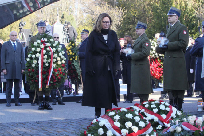 Obchody 16. rocznicy katastrofy smoleńskiej. Powązki