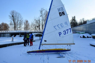 Szok na jeziorze! Bojer staranował ludzi!